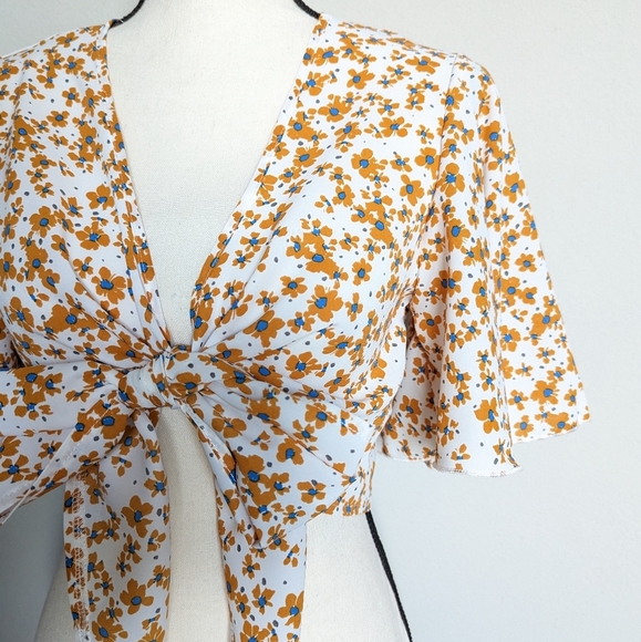 White orange and blue floral flounce sleeve cropped tie front top size XL - Picture 4 of 8